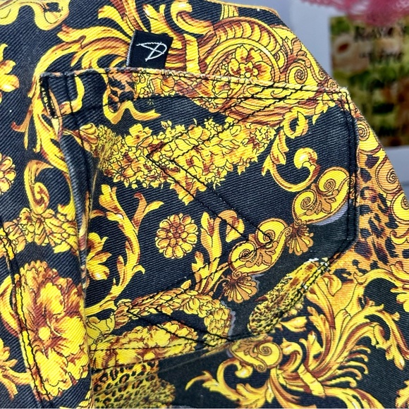 MinkPink Outrageous Fortune Barocco High-Rise Skinny Jeans Gold/Black Small - Picture 13 of 13